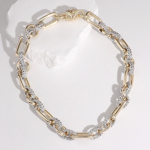 Jewelry - 14K Gold Two Tone Textured Chain Magnetic Necklace